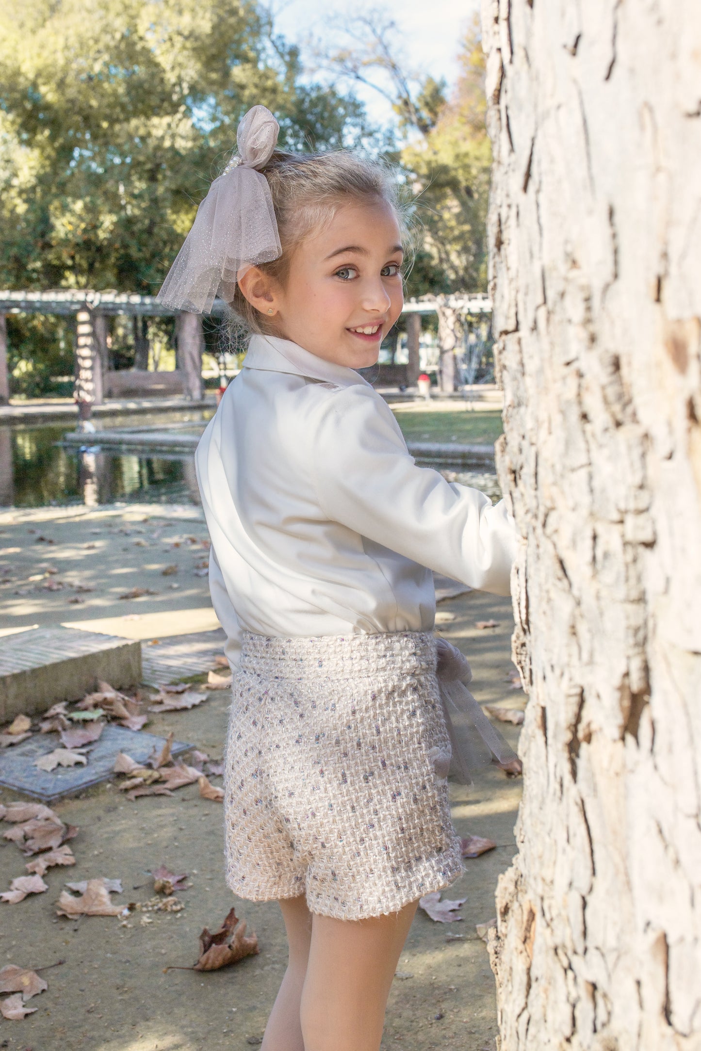 Naxos Gold Tweed Bow Short Set